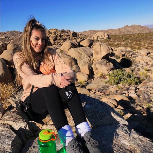 Meet your Posher, Samantha - Picture 5 of 9